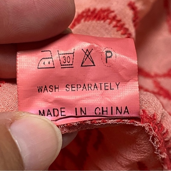 Origami by Vivian Sheer Embroidered Tunic Top Red Size Med/Large - Picture 9 of 12